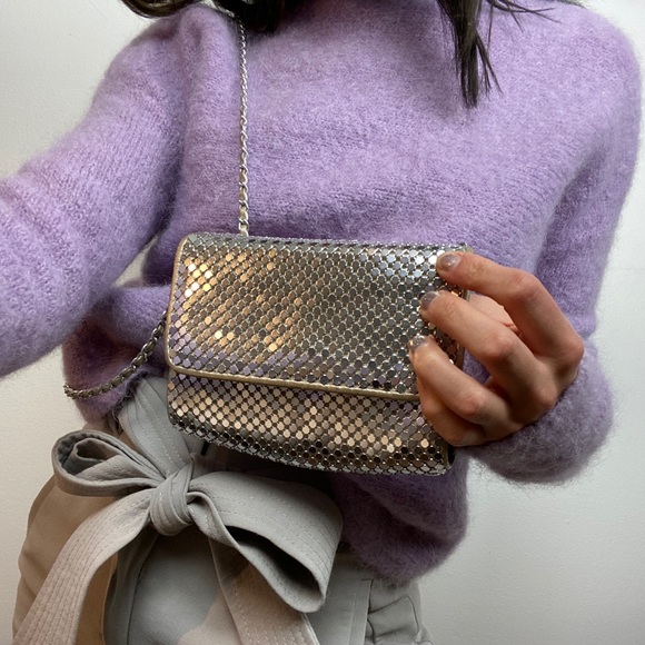 Cute metallic/silver longer strapped mini purse! - Picture 4 of 4